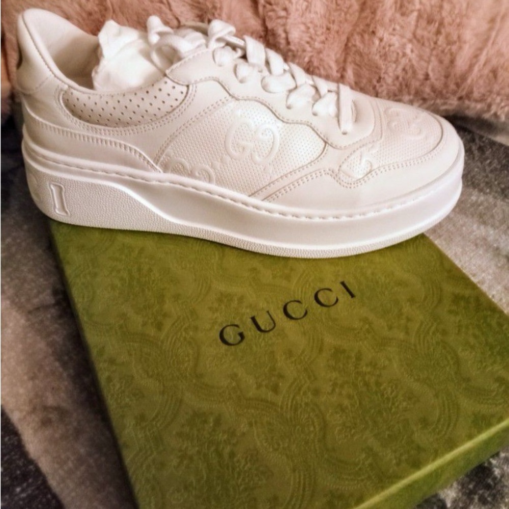 Brand new Gucci shoes never worn new in the box